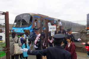 車両基地から新羽駅までを走る特別列車も2本運転、チケットはすぐに売り切れていました