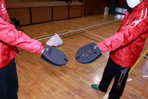 菊名小学校の体育館で「港北区小学校体育研究会」の講習会が行われた