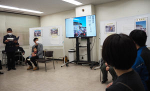 審査委員長の写真家で日本写真作家協会会員の有賀由一さんによる「講評」が読み上げられた
