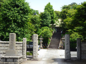 「横浜七福神」で知られる菊名山蓮勝寺の「毘沙門天像」は鎌倉時代の名工・運慶（うんけい）の作といわれ、「日本三毘沙門」の一つと伝えられている（2022‎年‎6‎月撮影）