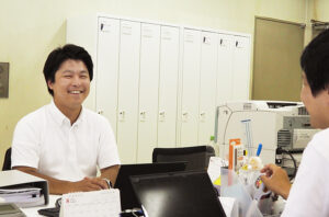 「プライベートでは子育てに力を入れています」と語る小林さんは、東京・久米川支店勤務時代に、個人表彰を7期（3年6カ月間）連続で受賞している