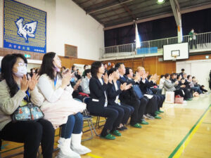 横浜市国際局や港北区役所、地域からも来賓が来訪、大きな拍手を送っていた