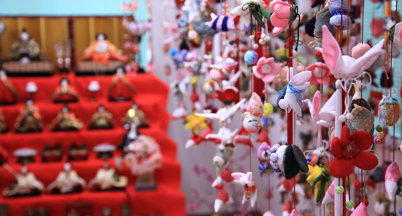 春の新羽を彩る「つるし雛祭り」、3月3日（日）まで大竹町内会館で