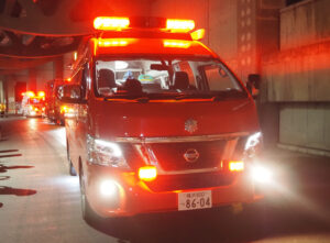 横浜市スポーツ医科学センター（小机町）大規模防災訓練時にも港北消防署が出動。「いざ」に備える必要性を職員らと共有していた（2023年‎11‎月‎22‎日）