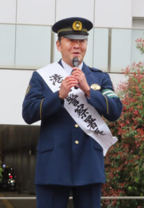 周囲を和ませるトークで笑顔もみられた笠署長。「綱島公園桜まつり」（3月30日）などでも公の場での地域へのあいさつを既に行っていた