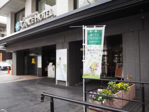 新横浜3丁目「新横浜グレイスホテル」は初参加。新横浜駅前からイベントを盛り上げる（4月開催時）