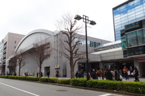 アイスホッケーの試合が多く行われている「KOSE新横浜スケートセンター」（資料写真）