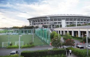 新横浜公園内「しんよこフットボールパーク」のサッカースクールで救急救命が行われた（資料写真）