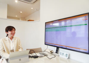 デジタル技術を駆使し業務を可視化。法人クライアント(顧客)や若手スタッフにも好評を博しているという