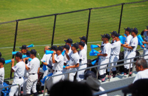 スタンドからも部員たちによる熱き声援が送られていた