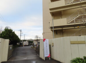 帰路に就く時間帯には雨も上がり青空も。「太尾小学校50周年事業」はラストを彩る「記念演奏会」に向けて続いていきます