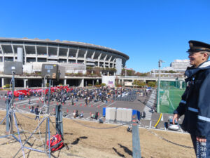 式典の様子を伝えるスピーカーを芝生エリアに初設置するチャレンジも敢行した