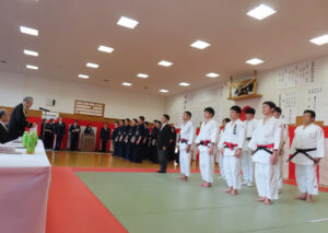 港北警察署での新年の恒例行事「武道始式」で式辞を述べる齊藤昇署長（港北警察署、1月18日）