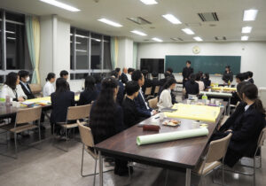 生徒会を代表して港北区出身だという中澤健太朗副会長があいさつ。夏頃から準備を行い企画を行うことができたことの感謝や「新しいことを知って、新たな知見を得て、新たな学びの発展につながれば」との想いを語っていました