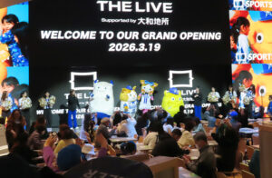 「THE LIVE（ザ・ライブ）」ではオープン時に華やかな雰囲気で来店客を出迎えていた（3月19日）